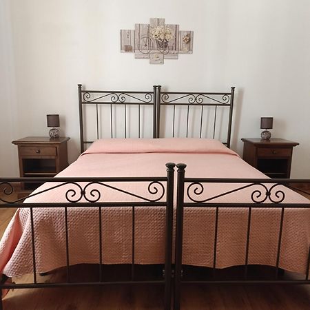 Arco Del Vescovo 1 Hotel Acireale Buitenkant foto