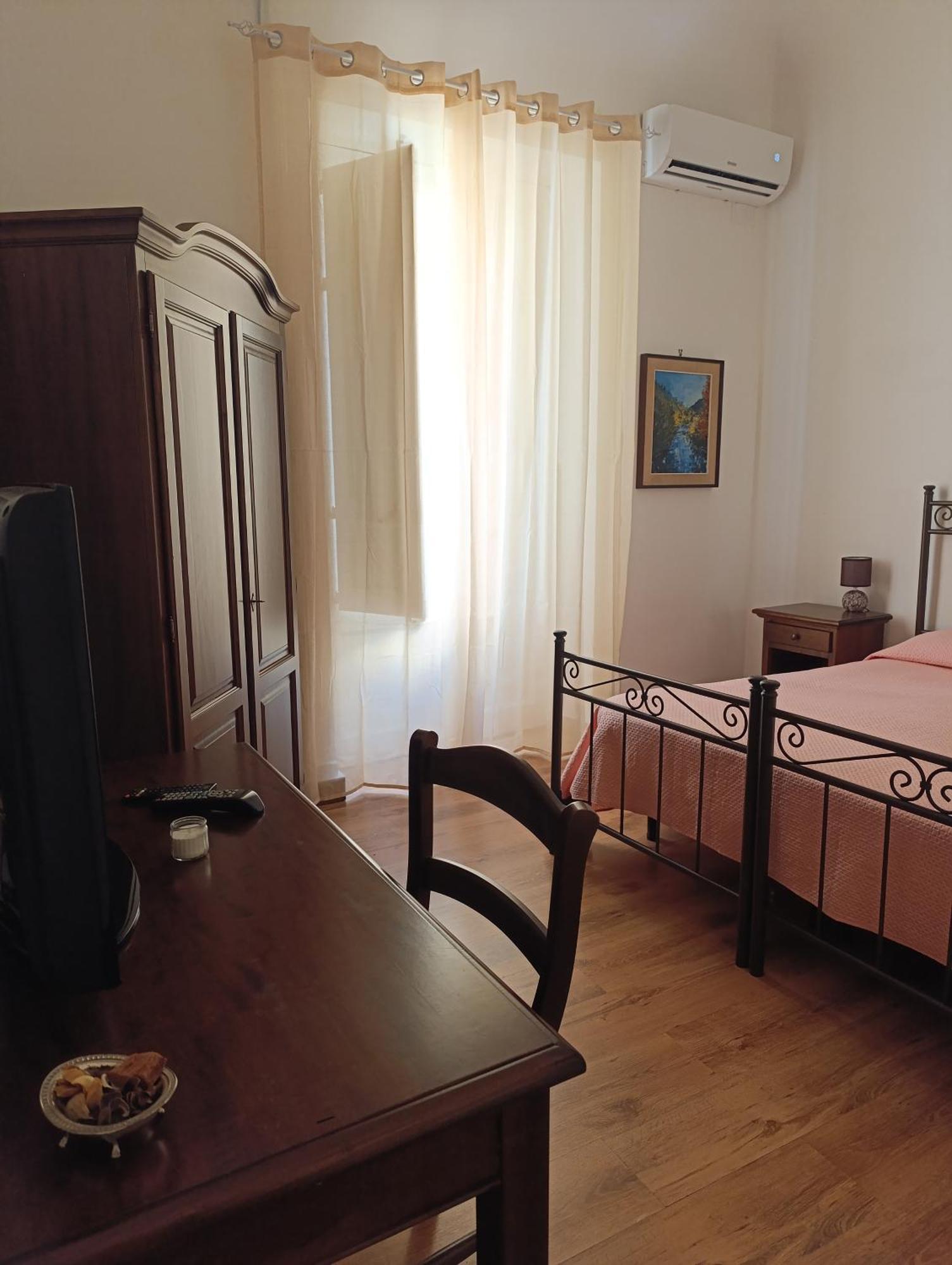 Arco Del Vescovo 1 Hotel Acireale Kamer foto